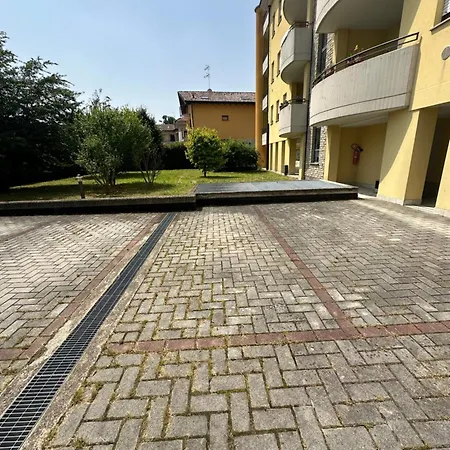 Stunning Deluxe Downtown Studio Busto Arsizio Exterior photo