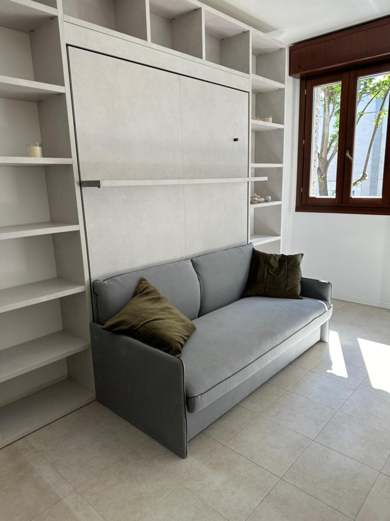 Stunning Deluxe Downtown Busto Arsizio